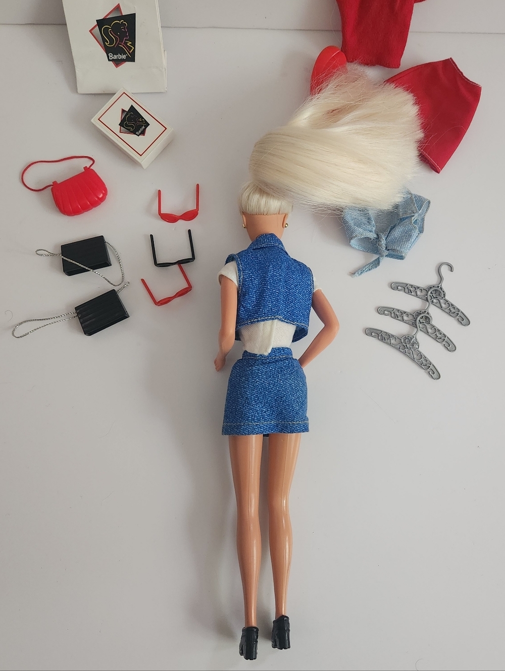 Vintage 90's Cool Shopping Barbie - Picture 4 of 4